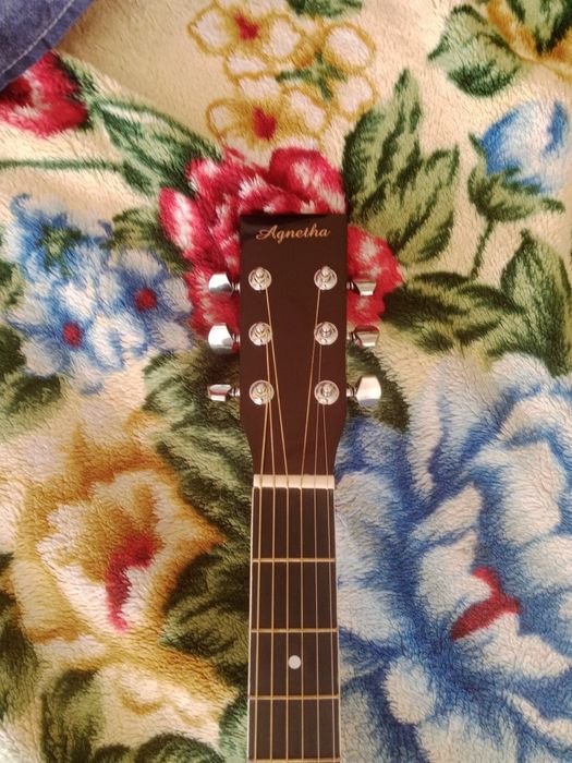 Гитара Agnetha .новая