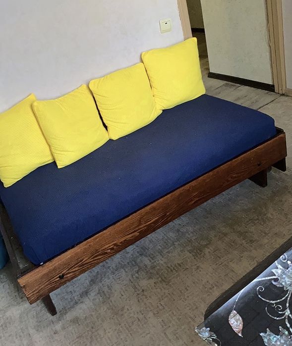 Продам диван !Срочно!