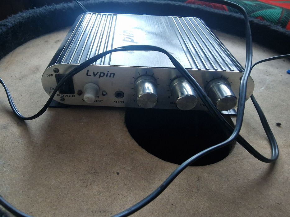 Продам сабвуфер срочно