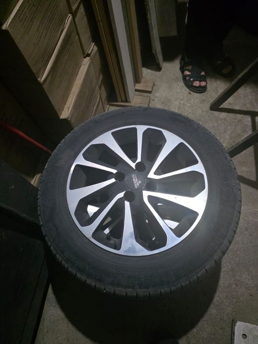 Продам диски с резиной KUMHO.