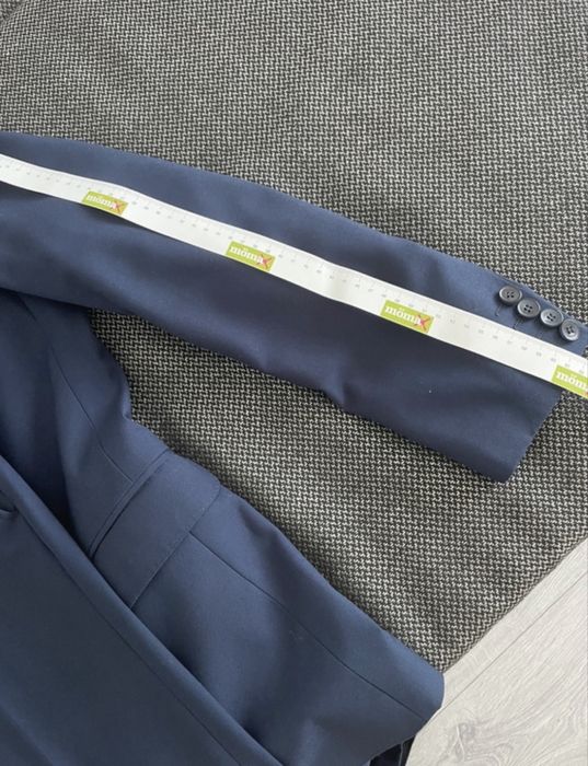 Costum bleumarin barbati