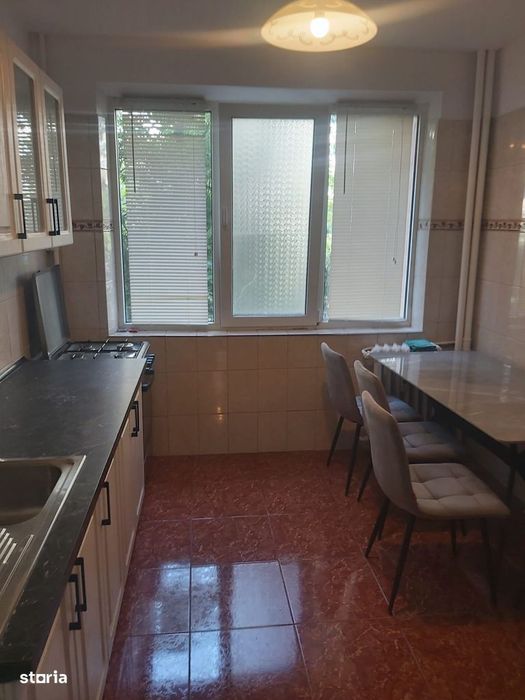 1 decembrie 1 minut metrou loc parcare inclus 2 gr sanitare 2balcoane — fotografia 2