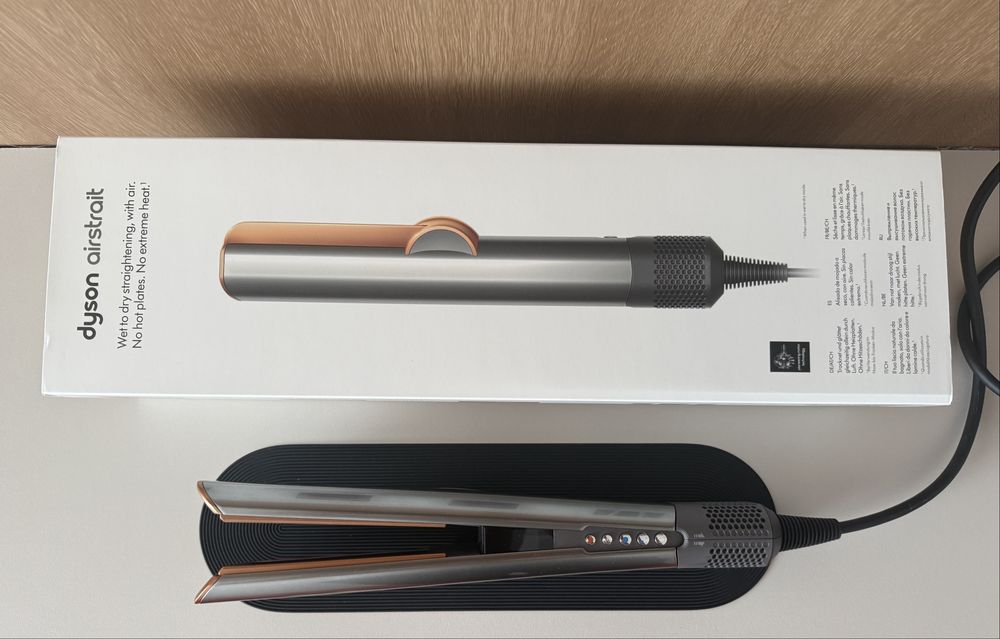 Новый Dyson Airstrait
