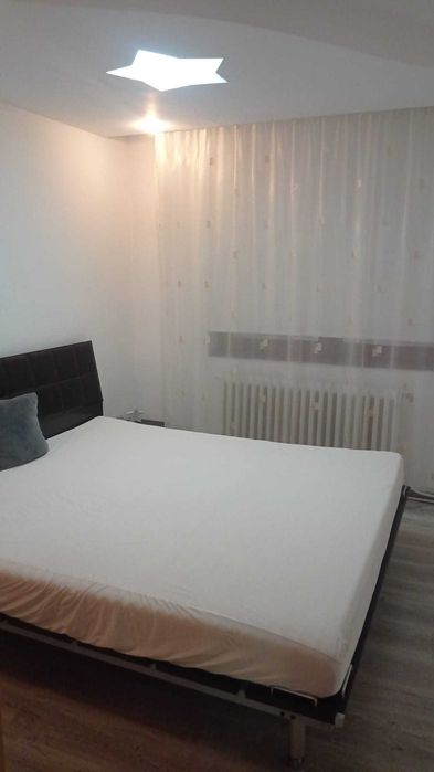 Închiriez apartament