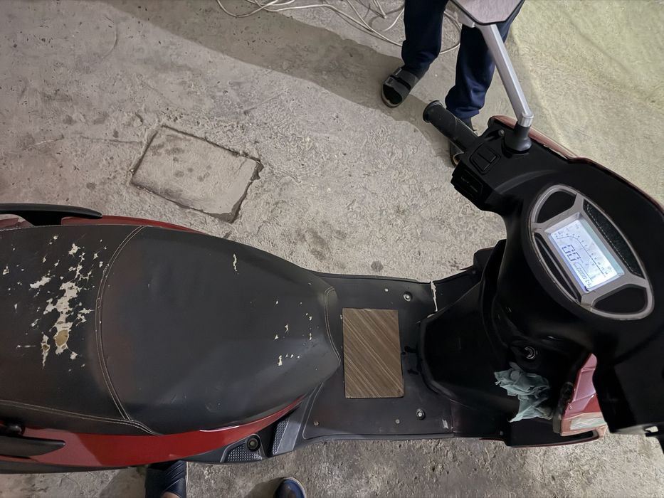 Srochna sukuter sotiladi arzon narxda