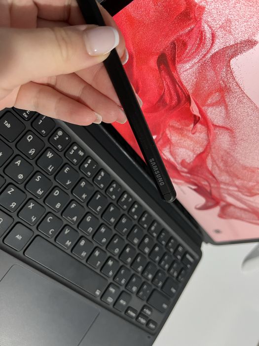 Продаётся планшет Samsung Galaxy S8 5G.