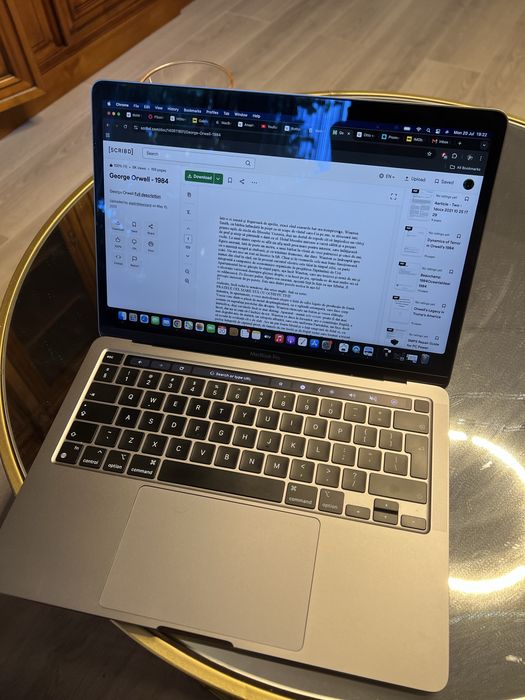 Macbook Pro 13 Touchbar Retina 2021  256GB SSD - 77 cicluri ca nou
