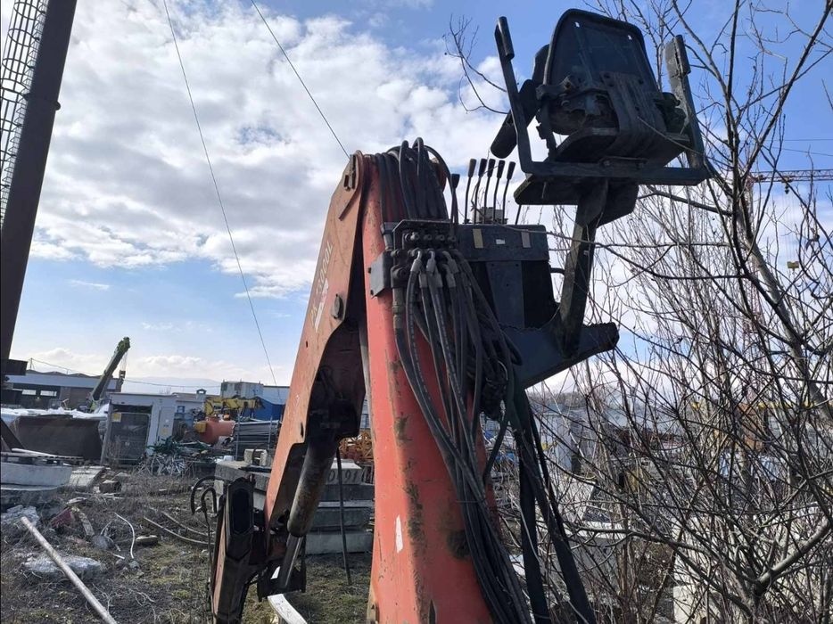 кран повдигач palfinger 13000L за камион