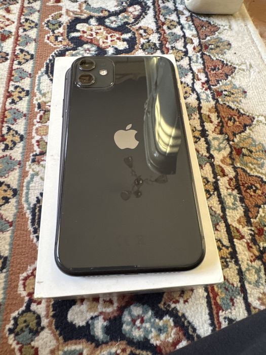 Продам iphone 11 64gb в черном цвете