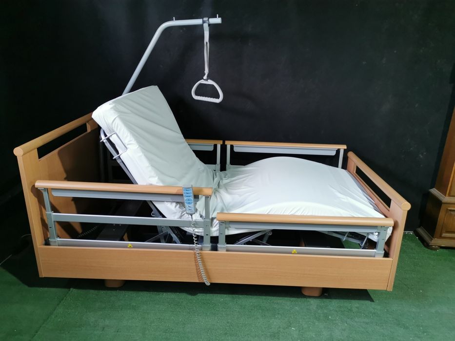 Електрическо болнично легло