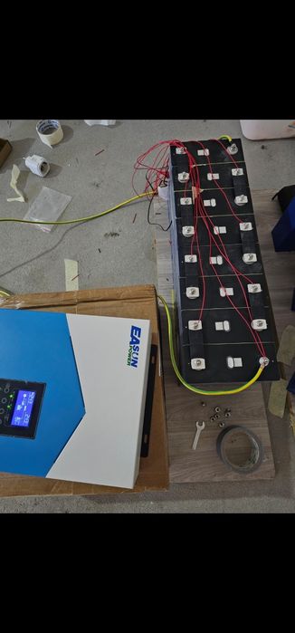 Invertor 3 kw hybrid  + baterie 9 kw