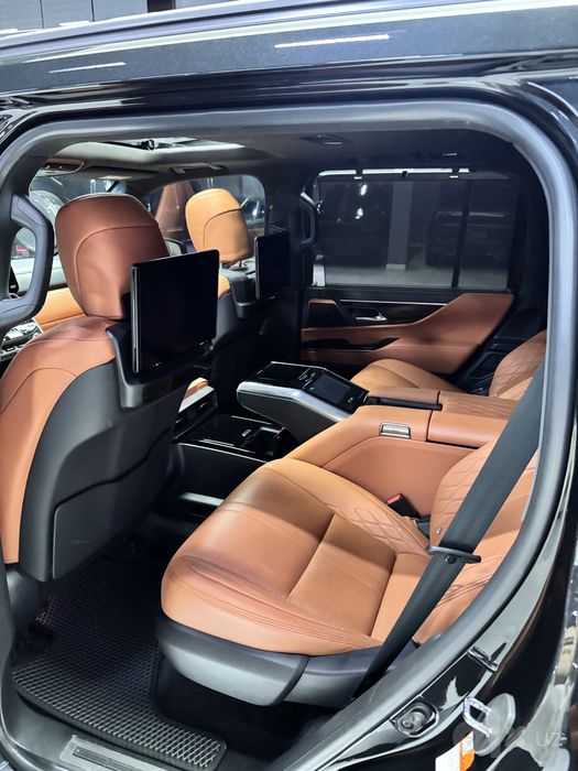 Продается Lexus LX7600