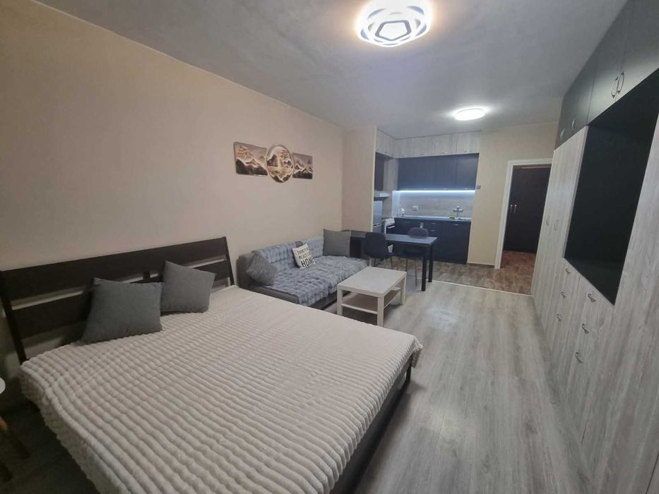 Едностаен обазведен апартамент в Младост 3 . До две метроспирки