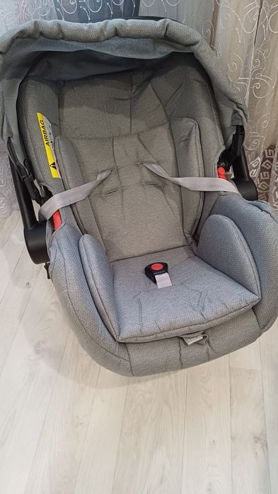 Продам коляску 3 в 1