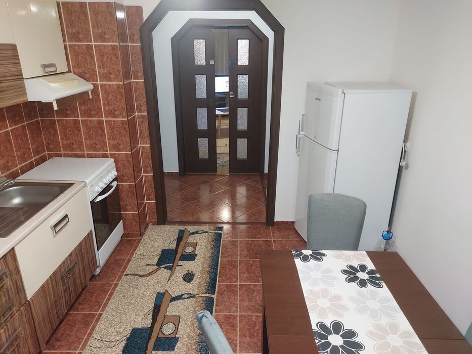 Inchiriez apartament 3 camere Cartier Tudor zona Corina