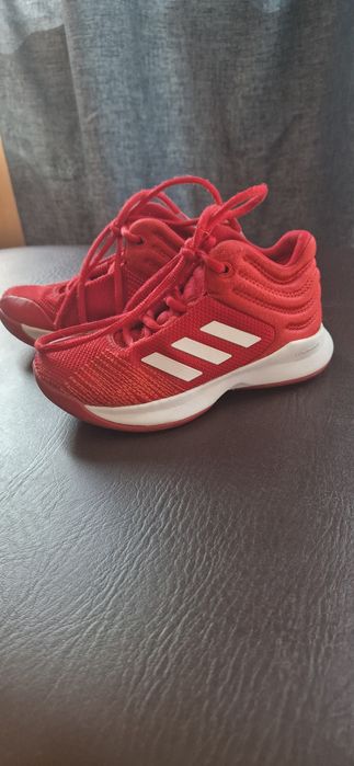 Кроссовки адидас на девочку