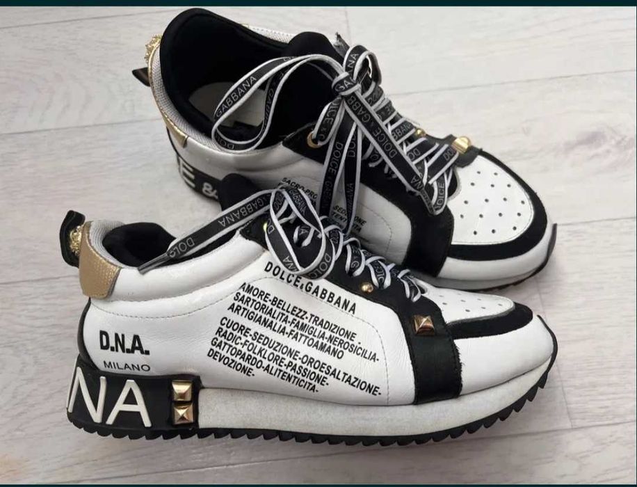 Продам кроссовки в идеальном состоянии( кожа) от Dolce& Gabbana
