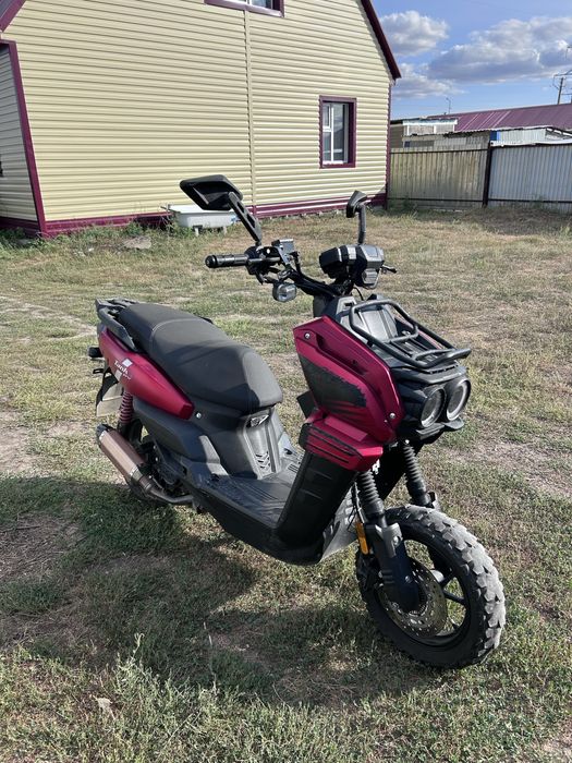 Продам скутер TANK 165 куб