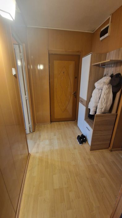Închiriez apartament 3 camere