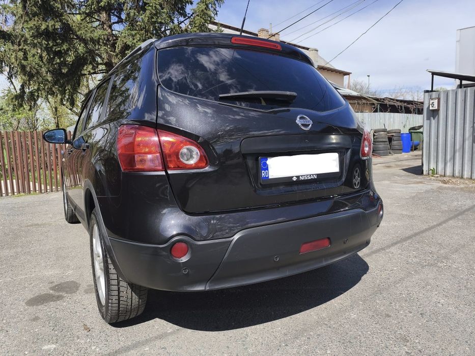 Vând Nissan Qashqai+2