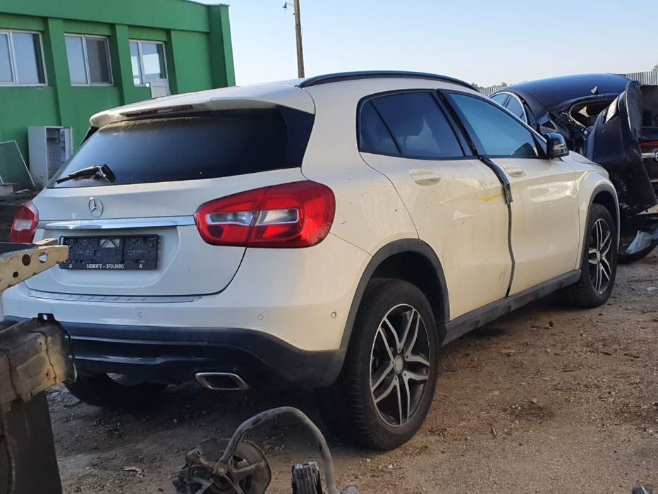 Dezmembrez Mercedes GLA x156 motor 1.6 benzina 90kw 122cp m270 dezmembrez cutie de viteze automata