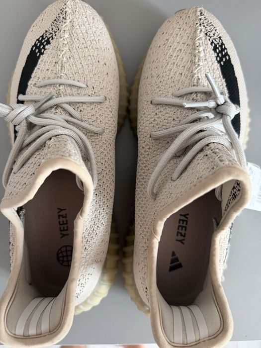 Yeezy 350 V2.