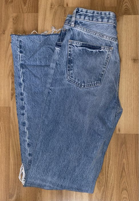 Скъсани дънки на ZARA