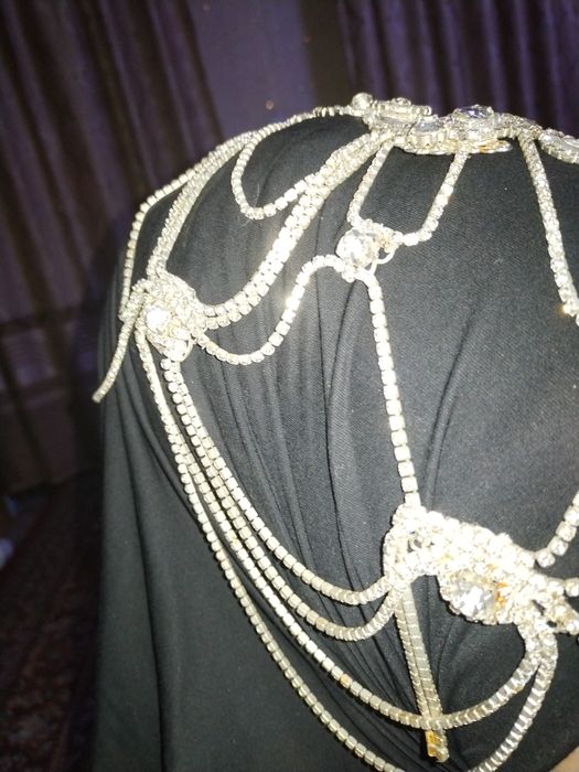 Kelinchaklarga hijob ustidan taqadigon