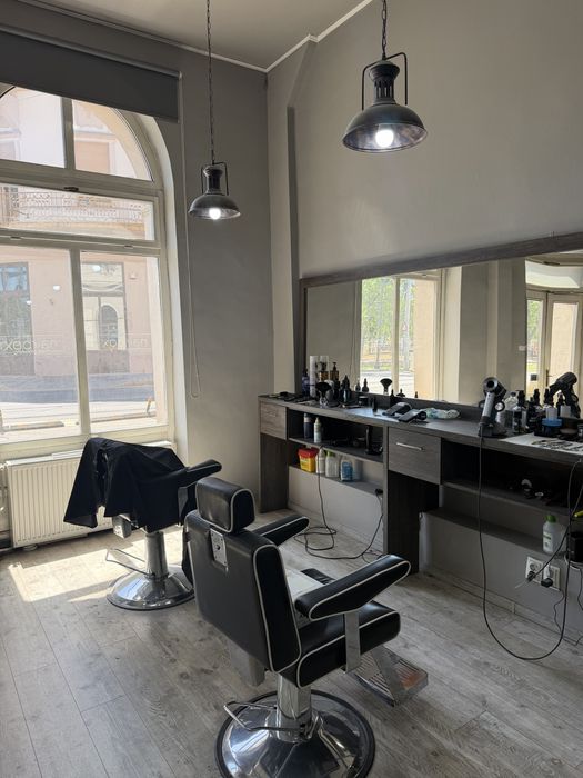 Inchiriez post de lucru PFA/SRL Frizerie / Barbershop