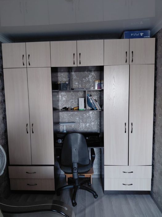 Шкаф-стенка со столом | вместительный | хорошее состояние