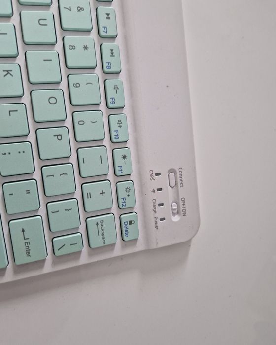 Tastatura Bluetooth perfect funcționala