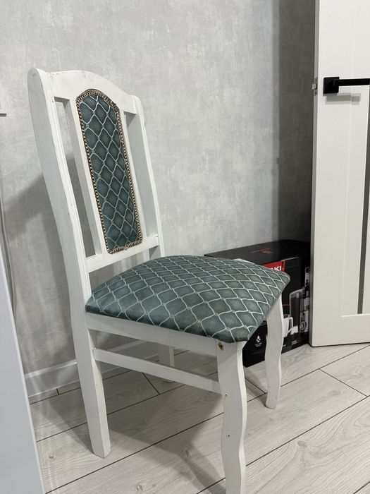 Стулья кухонные 4 шт