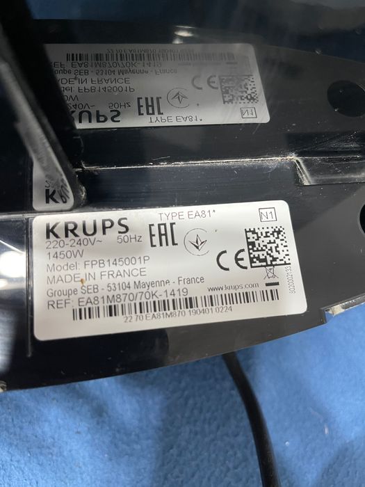 Masina de cafea Krups EA81 cu rezervor lapte