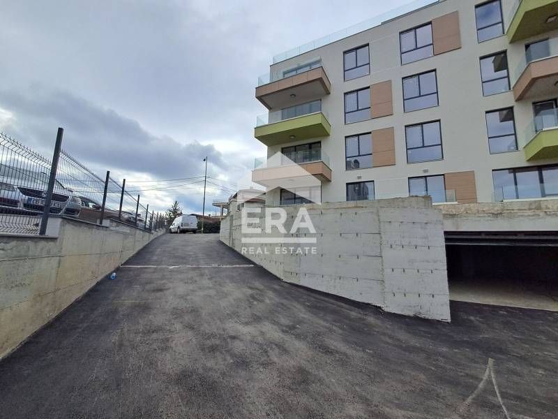 Двустаен ексклузивен апартамент за продажба, в нова сграда пред Акт 16