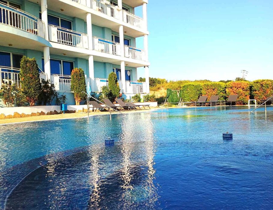 Дава се под наем Тристаен апартамент в с. Кошарица, Област Бургас - 106 кв.м за 305.49 € - Снимка #1