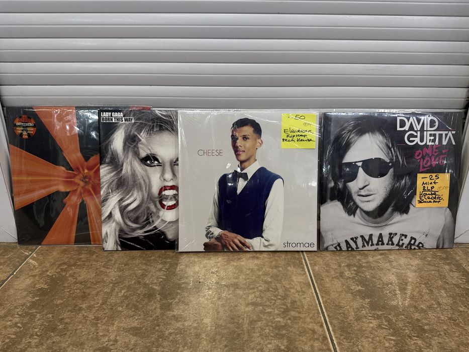 Виниловые пластинки Западного и Российского производства( 2000 шт)!