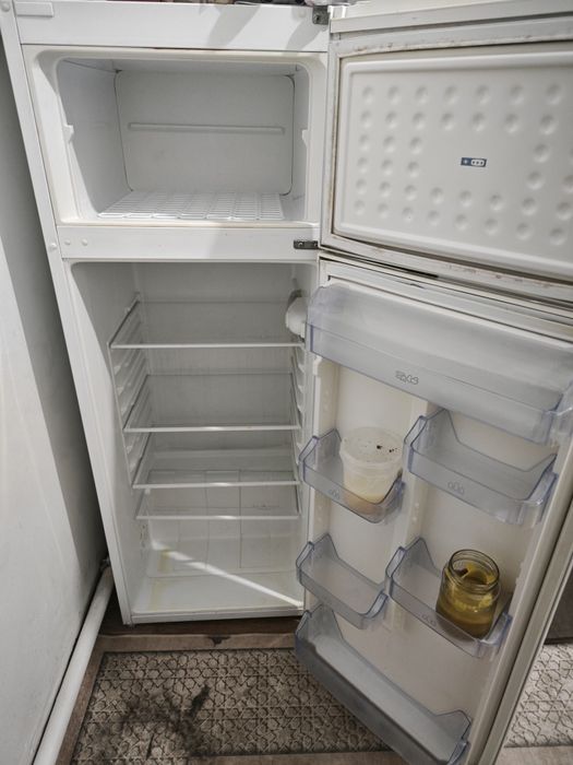 Продам холодильник zanussi