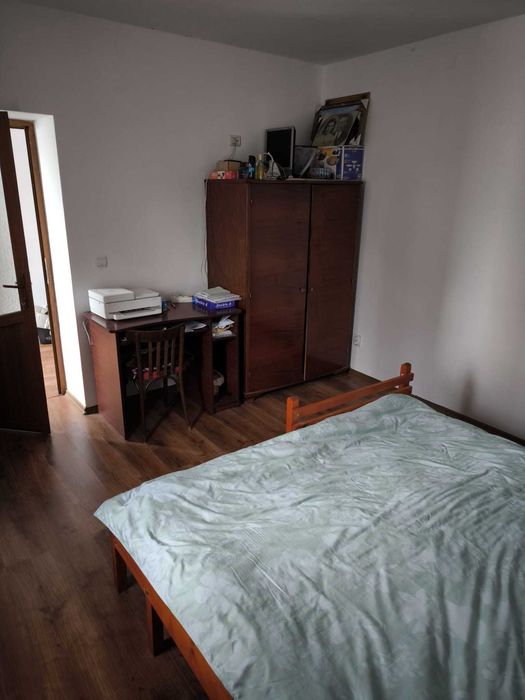 Casa de vanzare husi