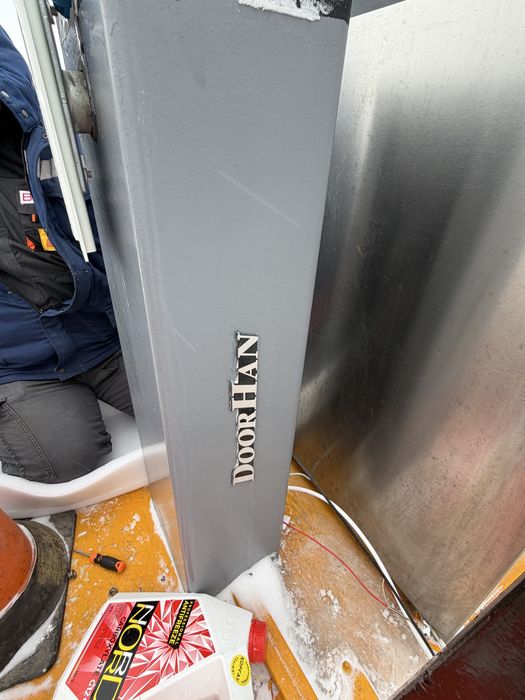 Шлагбаум DoorHan в хорошем состоянии