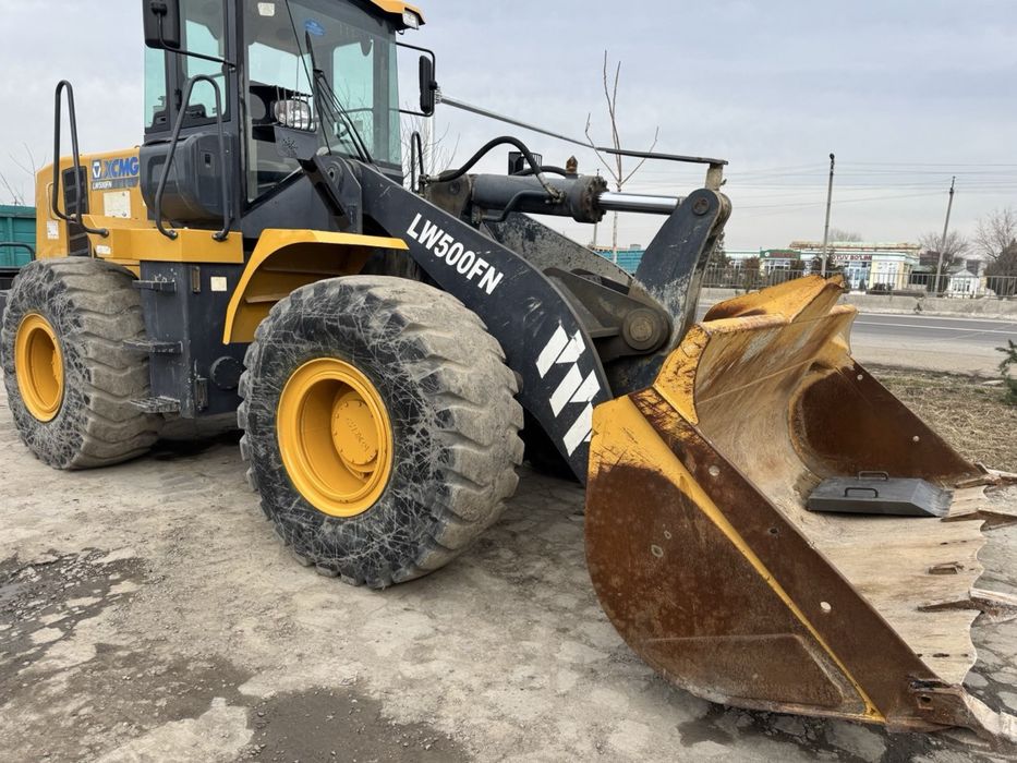 Погрузчик сотилади 3 кубалик холати яхши