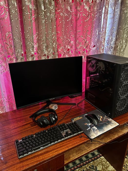 Kompyuter srochno sotiladi pochti yangidey kop ishlatiomagan kelishamz