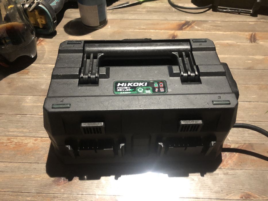 Incarcatoare hikoki si baterii