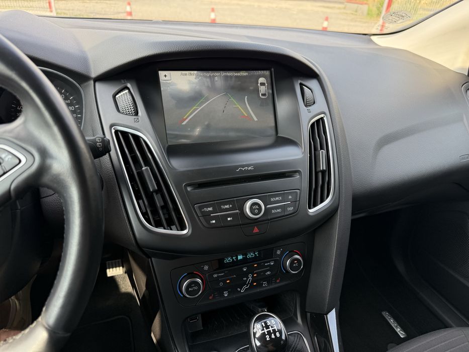 Ford Focus Titanium 02/2018, 1.5 TDCi 120cp Euro6, Navigatie, Camera parcare, Scaune incalzite, Volan incalzit, Pilot automat, Rate cu avans 0%