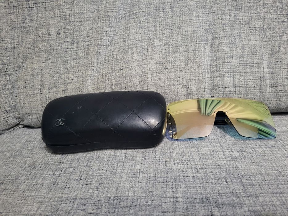 Солнцезащитные очки Chanel