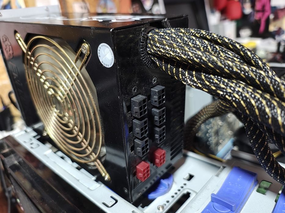 Sursa PC Enermax 1000w perfect functionala