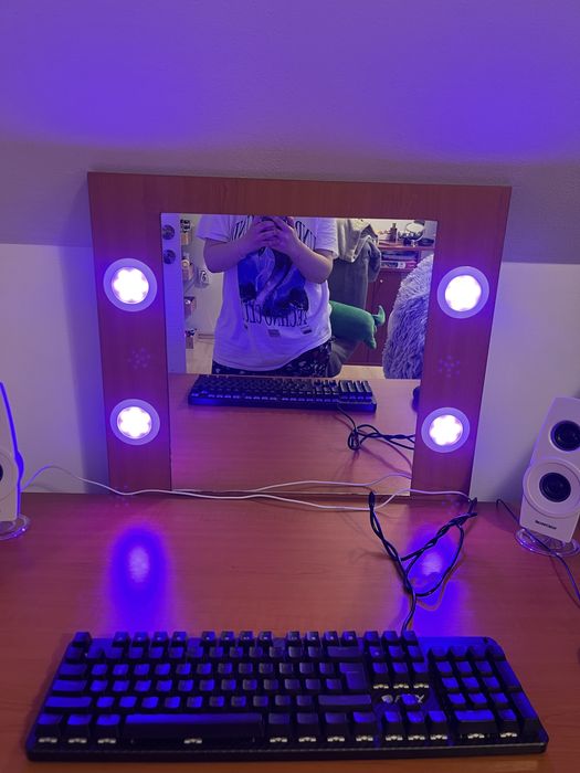 Birou/masuta cu oglinda si led pentru machiaj PAL melaminat