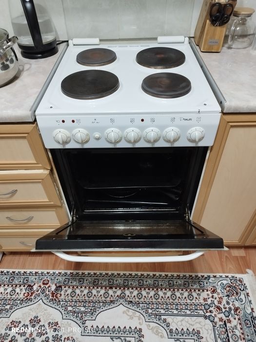 Продам электроплиту.