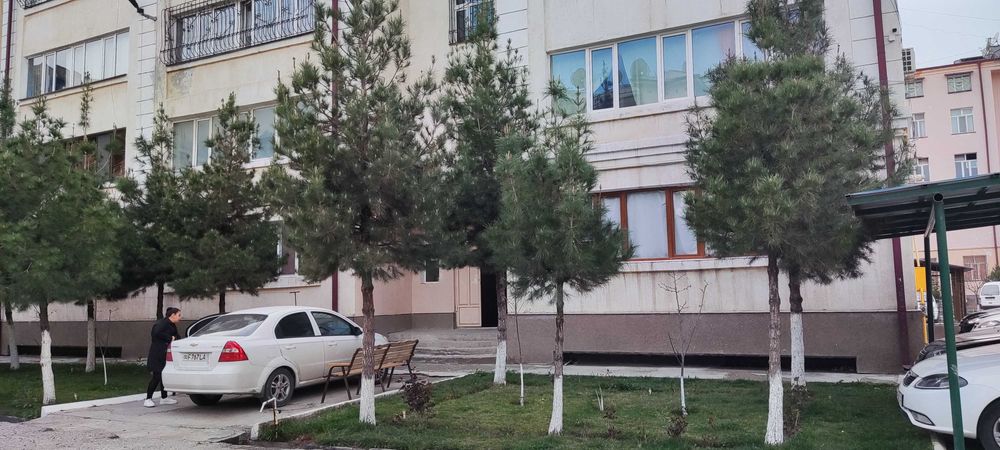 4х комнатная  на 2 м этаже на против Эркин савдо