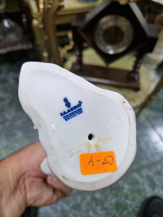 Рядка антикварна колекционерска порцеланова фигура Llardo