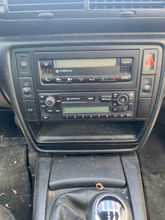 dezmembrez passat b5.5 break/hayon/ usi fata /aripi passat b5.5/faruri